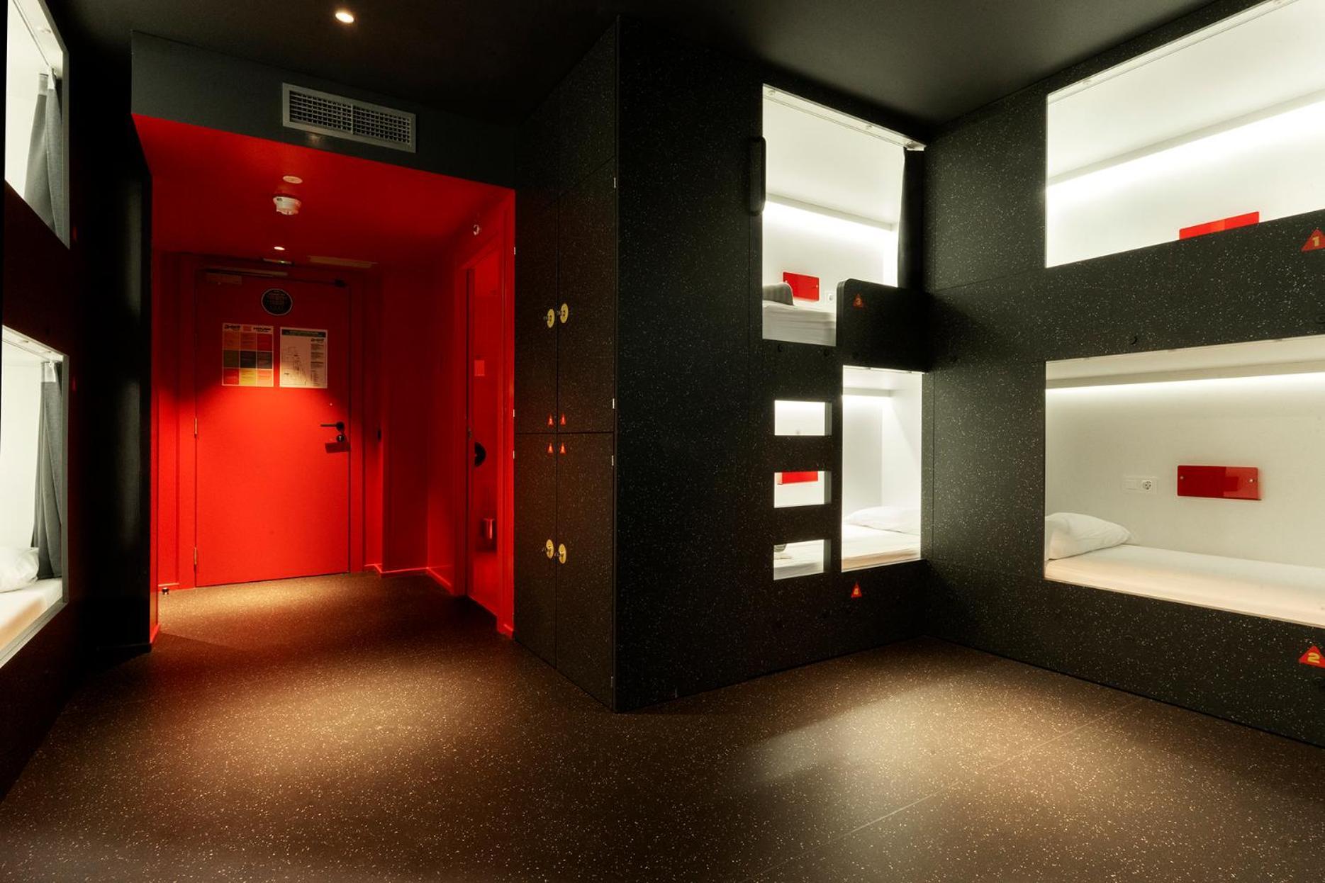 Amistat City Hostel Barcelona — Photos 1